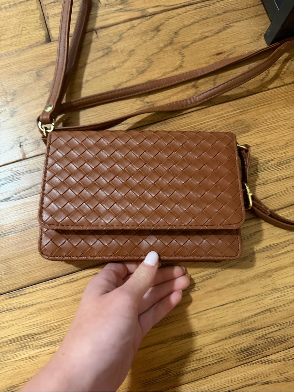 Woven Crossbody Bag in Brown - Classic Women's Shoulder Purse
